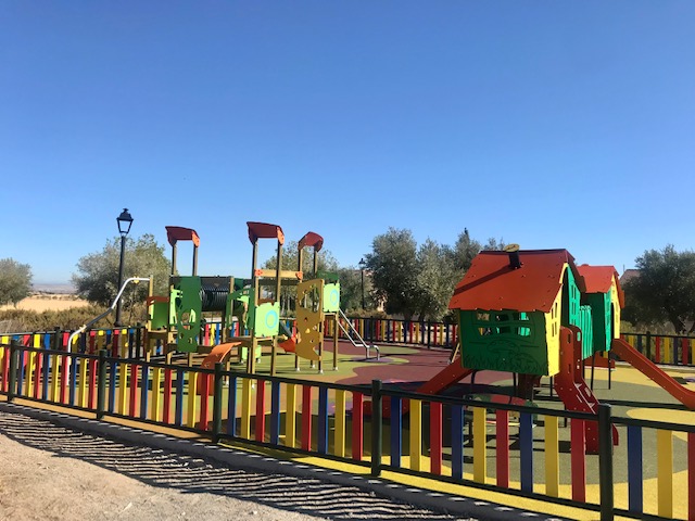 Parque infantil en Nambroca