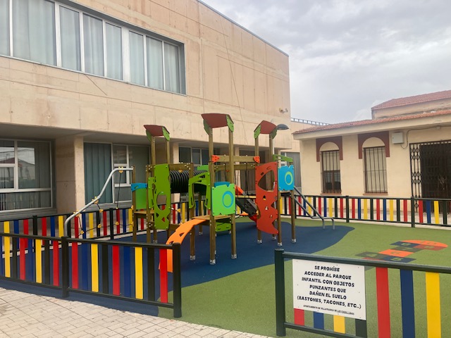 parque infantil Villafranca de los Caballeros